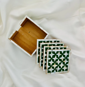 Sous-verres rectangulaires en os incrusté avec motif géométrique étoilé vert et blanc - Product Image 1