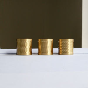 Exquisito y Elegante Portavelas de Lujo en Latón Sólido, Contenedor para Velas, Decoración para el Hogar, Accesorios de Ferretería, India - Product Image 4