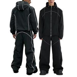 Ensemble deux pièces de survêtement coupe-vent réfléchissant personnalisé pour hommes, veste coupe-vent en nylon à capuche et pantalon de survêtement ample surdimensionné, vente en gros - Product Image 1