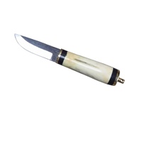 GOTLAND Lame en acier damassé forgé à haute teneur en carbone Couteau de chasse Viking de qualité supérieure avec manche en os Traversins en laiton Fourreau de cuisine en fer