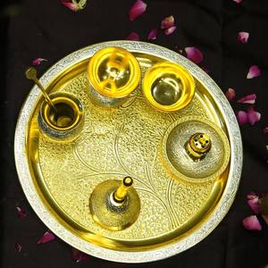 Juego de Pooja de 7 Piezas en Latón de Dos Tonos (Plato de 10 Pulgadas) - Product Image 1