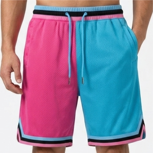 Shorts de basketball pour hommes, bicolores, respirants, en mesh, avec cordon de serrage, design sportif à empiècements, rose et bleu - Product Image 4