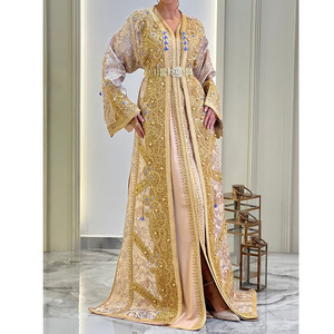 Ensemble de mariée marocain en deux pièces, kaftan de style marocain, broderie en velours, vêtements pour femmes, robe de mariée marocaine - Product Image 1