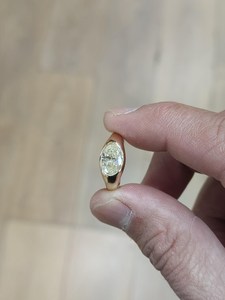 Anillo de banda solitario con diamante de corte ovalado de 1.02 CT cultivado en laboratorio East West para mujer, oro macizo de 14K, regalo de boda o promesa para amantes. - Product Image 5