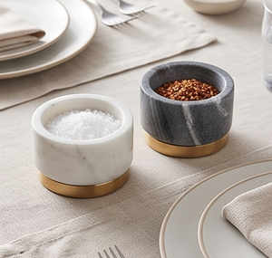 Bol à sucre et à sel rond en marbre avec finition dorée luxueuse, parfait pour une maison et des ustensiles de cuisine élégants - Product Image 4