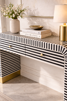 Console moderne de luxe en résine avec tiroirs, design rayé noir et blanc pour entrée