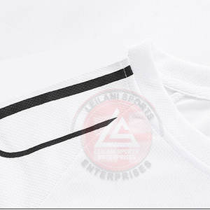 Ensemble de shorts décontractés pour hommes respirants fabriqués au Pakistan, couleur unie, logo imprimé personnalisé, tissu 100% coton - Product Image 5