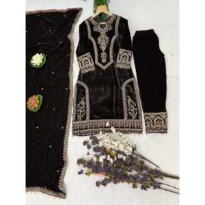 Ensemble de costumes de soirée pour femmes de créateur avec une belle tenue haut-bas Dupatta - Product Image 2