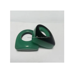 Design moderne et fantaisie bagues en résine faites à la main fabricant pour forme ronde fille fête porter des bijoux de mariage aux meilleurs tarifs - Product Image 6