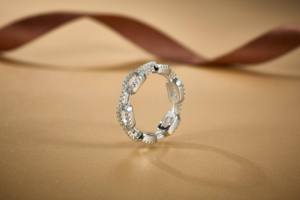 Anillo de Moissanita con Corte Brillante Redondo, Plata de Ley 925, Chapado en Oro, Moderno, Unisex, para Hombre y Mujer, Joyería con Piedras Preciosas para Boda y Compromiso - Product Image 2
