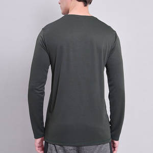 Camiseta de yoga para hombre, de tela lisa de secado rápido, con logo impreso personalizado, talla adulta. - Product Image 2