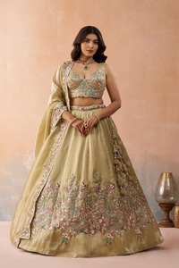 Conjunto de Lehenga Indio-Pakistaní Bordado, Blusa sin Mangas, Túnica, Dupatta, Traje Floral para Novia o Boda - Product Image 1