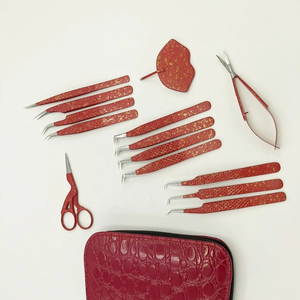 Juego de Herramientas para Extensión de Pestañas de Acero Inoxidable Rojo Oscuro, Hechas a Mano, 10 mm de Longitud, Color Personalizado con Etiqueta Privada, Probadas y Sostenibles - Product Image 1