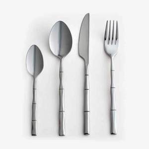 Ensemble de couverts classiques en acier inoxydable avec finition dorée, comprenant couteau, fourchette et cuillère, finition miroir, pour la restauration et les hôtels du monde entier - Product Image 4