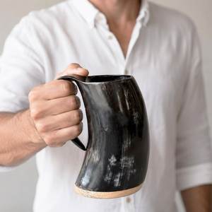 Taza de Cuerno Vikinga Hecha a Mano con Diseño Único de Animales Tallados, Ecológica, de Alta Calidad, Personalizada, de Ágata Natural - Product Image 2