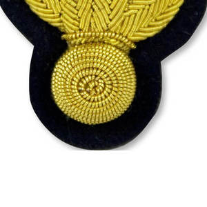Patch de blazer couronne en perles de silicone dorées, fait main sur mesure, badges en fil métallique, couronne en velours noir, écusson - Product Image 2