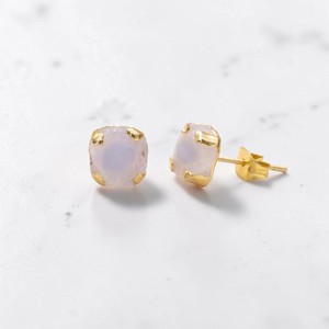 Pendientes de tuerca de piedra lunar arcoíris certificados por terceros al por mayor para mujer, chapados en oro de 14K, con gema de piedra natal en bruto, minimalistas, de primavera - Product Image 1