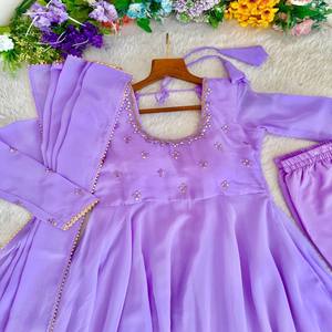 Robe Georgette VASTRA COTTAGE avec broderie à la main en miroir, manches longues, dupatta assorti avec bordure Chamosa - Product Image 2