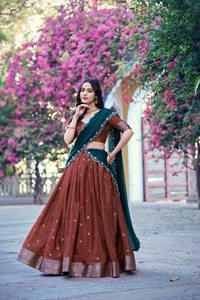 Hot Selling Wedding and Festival Wear <b>Women</b> <b>Lehenga</b> Choli Embroidery Work Bridal Lehanga Choli for Export - Product Image 3