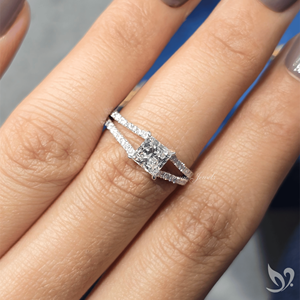 แหวนแต่งงานเพชรเพาะเลี้ยงทรงเจ้าหญิง 1 กะรัต ฝังเพชรแบบสปลิตพาเว่ ทองคำขาว 10K รับรองโดย IGI - Product Image 3