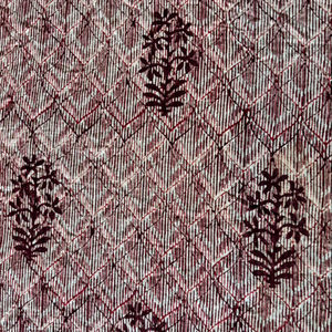 Tela de algodón con estampado geométrico a mano, diseño floral Buta sobre estampado de diamantes Jaal. - Product Image 2