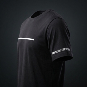 Camiseta Negra para Hombre OEM |   Impresión gráfica minimalista de líneas horizontales |   Camiseta Urbana de Manga Corta Premium con Tela Transpirable - Product Image 4