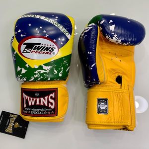 ถุงมือชกมวย TWINS รุ่น Professional สำหรับฝึกซ้อมมวยไทย ต่อสู้ ระบายอากาศได้ดี ซับเหงื่อ ปิดด้วยแถบตีนตุ๊กแก รุ่น RL-BG-182 - Product Image 4
