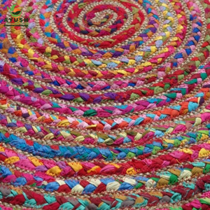 Alfombras redondas de 130 cm en tonos neutros, hechas de yute y telas de algodón teñido, personalizables para usar como base para mesa de café. - Product Image 6