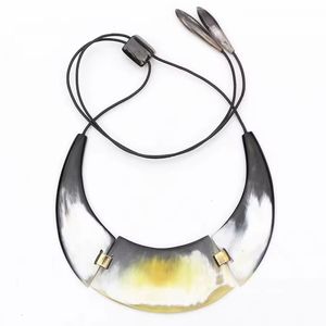 Collar de Cuerno de Búfalo Moderno Pulido con Grabado Personalizado, Colgante de Cuerno de Vaca Natural, Joyería Boho Hecha a Mano, Artesanía Curiosa - Product Image 2