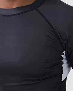 เสื้อรัดรูปผู้ชายขายดี แห้งเร็ว ใส่สบาย ประสิทธิภาพสูง กระชับรูปร่าง พร้อมจำหน่าย - Product Image 4