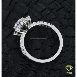 Bague de fiançailles élégante en moissanite VVS, diamant rond central, grappe florale, argent sterling 925, bijoux de mariée - Product Image 3