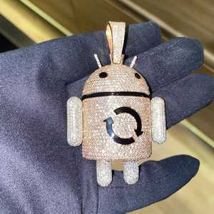 Pendentif robot Android Iced Out en argent plaqué or 18 carats avec moissanite, design de dessin animé de luxe Hip Hop, unisexe - Product Image 3