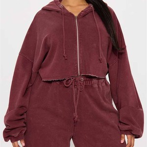 Ensemble de survêtement 2 pièces en molleton de coton délavé pour femme : sweat à capuche court zippé et pantalon de jogging extensible à manches longues - Product Image 4