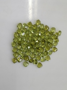 Péridot vert naturel 5MM taille cœur, pierre lâche de qualité supérieure pour la fabrication de bijoux - Product Image 3