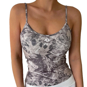 เสื้อกล้ามสายเดี่ยวทรงเข้ารูปลายพรางทันสมัย พิมพ์ลายแบบนามธรรม แฟชั่นสตรีทแวร์ฤดูร้อน รับทำแบรนด์เสื้อผ้าผู้หญิง - Product Image 1