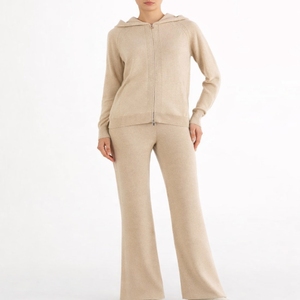 Ensemble de survêtement en molleton de coton tricoté beige à capuche et fermeture éclair pour femme Naji Enterprises, poids moyen, uni, manches longues, pantalon évasé, tendance automne - Product Image 1
