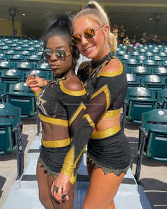 ชุดยูนิฟอร์มเชียร์ลีดเดอร์มืออาชีพสำหรับผู้ใหญ่คอลเลคชั่น2025พร้อมด้วยดีไซน์ประกายพิมพ์ลาย - Product Image 4