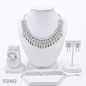 Elegante Juego de Collar y Pendientes de Cadena de Cuerda de 16 Pulgadas con Diseño de Hoja y Circones Chapados en Oro Natural Sólido para Mujer, Modelo 53063 - Product Image 4