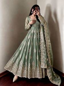 Conjunto de Salwar Kameez Tradicional de Seda Bordada para Mujer, Traje Indio Pakistaní para Fiesta o Boda con Dupatta, para Todas las Temporadas - Product Image 1