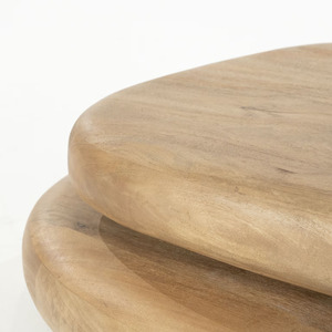 Table basse de salon moderne en bois de manguier massif, forme organique, rotation à 360 degrés, fabrication artisanale, finition naturelle et brune - Product Image 6