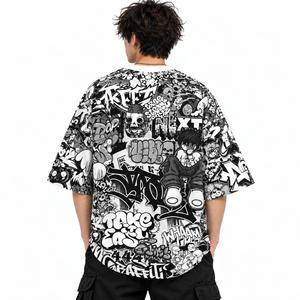 T-shirt graphique oversize pour homme, style streetwear, noir et blanc, imprimé graffiti cartoon, manches courtes, col rond - Product Image 2