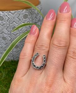 Bague fer à cheval minimaliste en argent sterling 925 massif avec diamant noir serti, faite à la main, pour femme, best-seller - Product Image 4