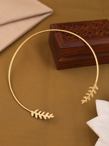 Collar con colgante de hoja de oro para mujer - Product Image 3