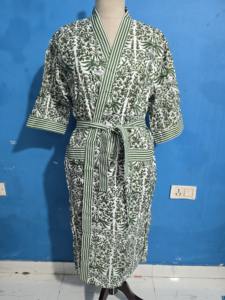 Bata Kimono Hecha a Mano 100% Algodón con Estampado Floral, Bata de Baño y Vestido de Dormir, Ropa de Dormir de Verano, Regalo para Damas de Honor, Talla Única - Product Image 3