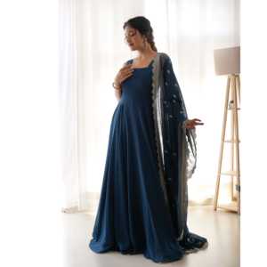 ROBE ANARKALI COULEUR RAMA AVEC DUPATTA LOURDE BRODÉE - Product Image 3