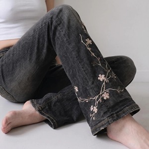 Jeans de Cintura Alta, Corte Acampanado, Lavado Oscuro, con Bordado Floral, Ajuste Holgado, Mezclilla de Algodón, Pantalones Casuales, Estilo Urbano - Product Image 6