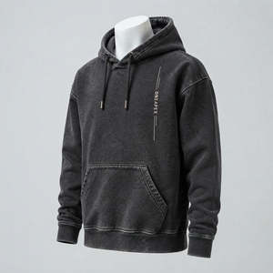 Sudadera con Capucha Negra Texturizada Personalizada para Hombre, Sudadera con Logo Vertical en el Pecho, Estilo Urbano - Product Image 3