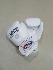 นวมชกมวย Fairtex ปักโลโก้และออกแบบได้ตามต้องการ คุณภาพดี ผลิตจากหนังแท้ รุ่น RL-BG-273 - Product Image 3