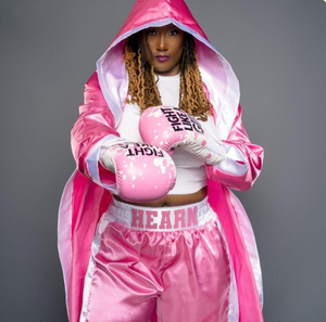 Uniforme de Boxeo Personalizado para Mujer, Blanco y Dorado, Profesional, Conjunto Deportivo de Alto Rendimiento con Sujetador Deportivo y Falda-Pantalón Corta para Entrenamiento - Product Image 3