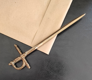Cuchillo de Cartas de Lujo Vintage con Ancla de Bronce, Elegante Accesorio para Abrir Sobres para el Hogar, Oficina y Estudio - Product Image 1